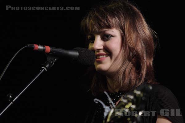 ANAIS MITCHELL - 2008-10-02 - PARIS - La Maroquinerie - 